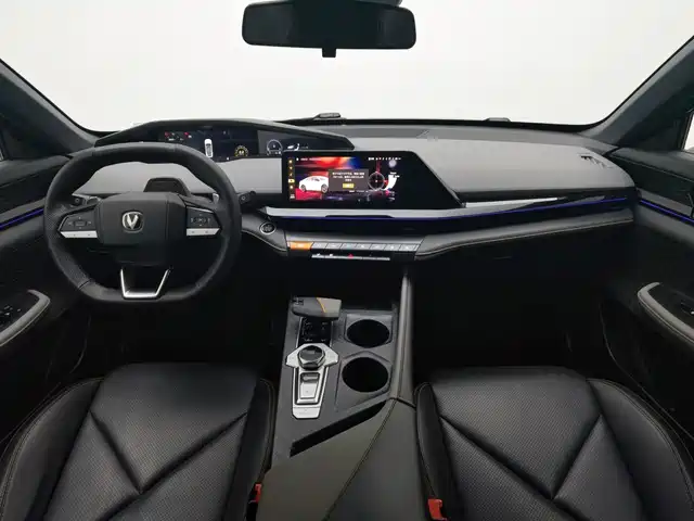 Changan UNI-V 2022 1.5T Premium Model — фото 5