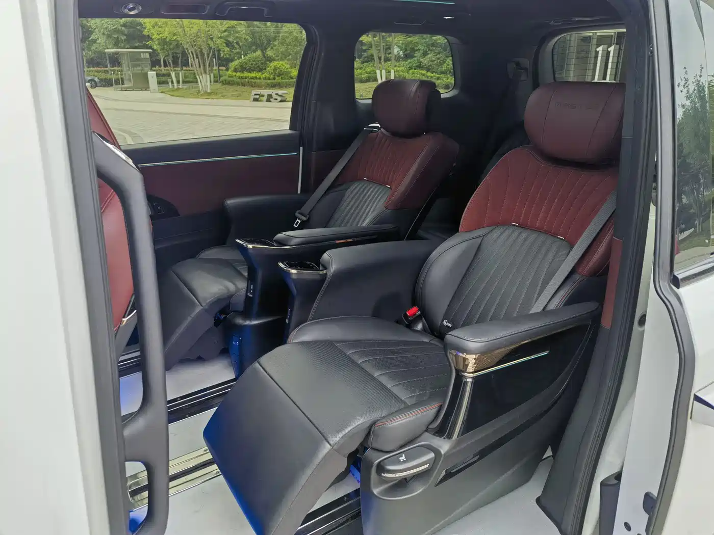 GAC Trumpchi Trumpchi M8 2023 Model Master Series Hybrid Ultimate Edition фото 16