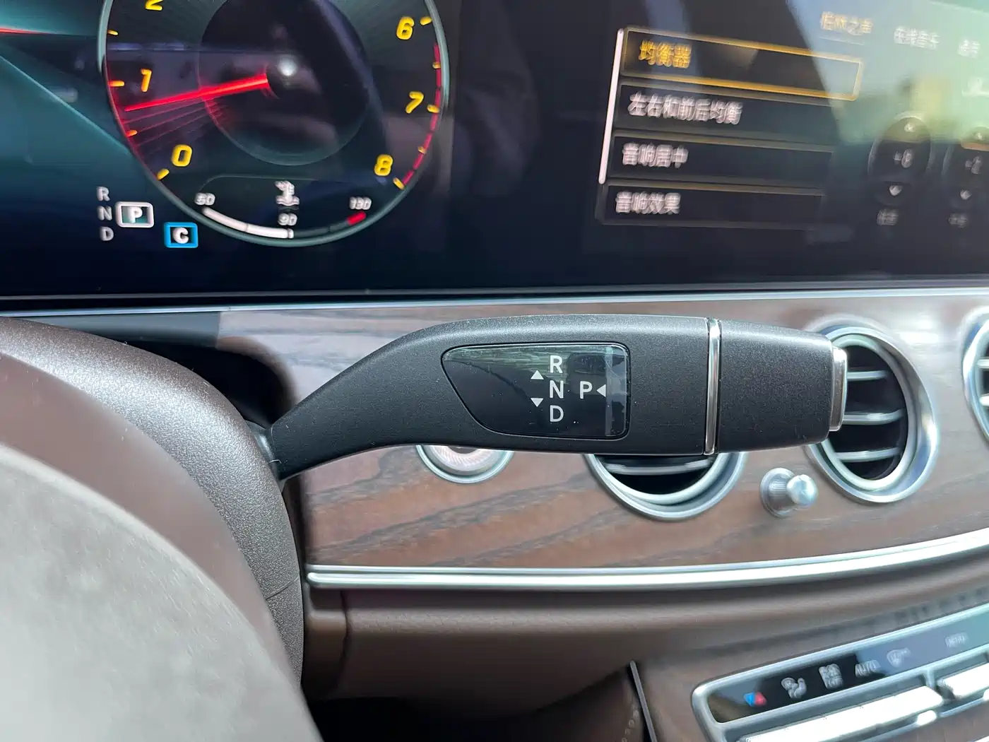 Mercedes-Benz E-Class 2022 Second Facelift E 300 L Luxury фото 23
