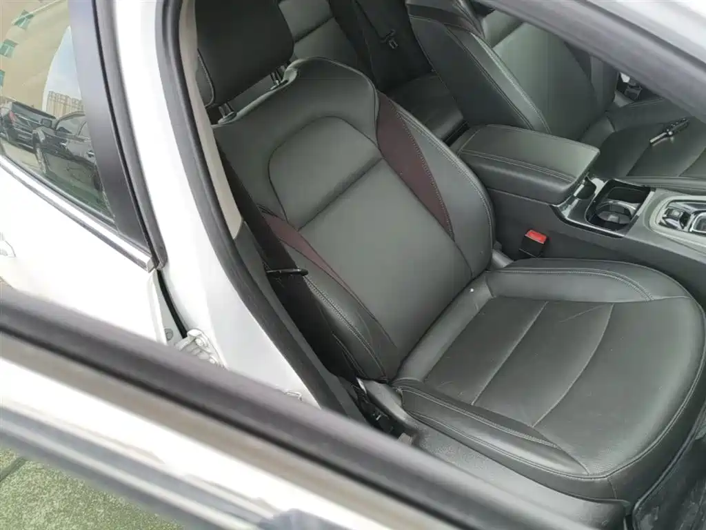 Chevrolet Malibu 2017 1.5T Automatic Luxury Edition фото 25