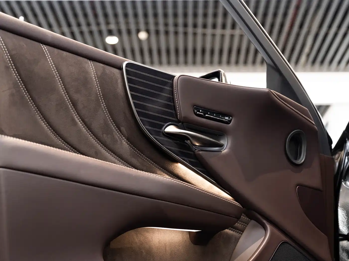 Lexus LS 2020 500h Luxury (China VI) фото 21