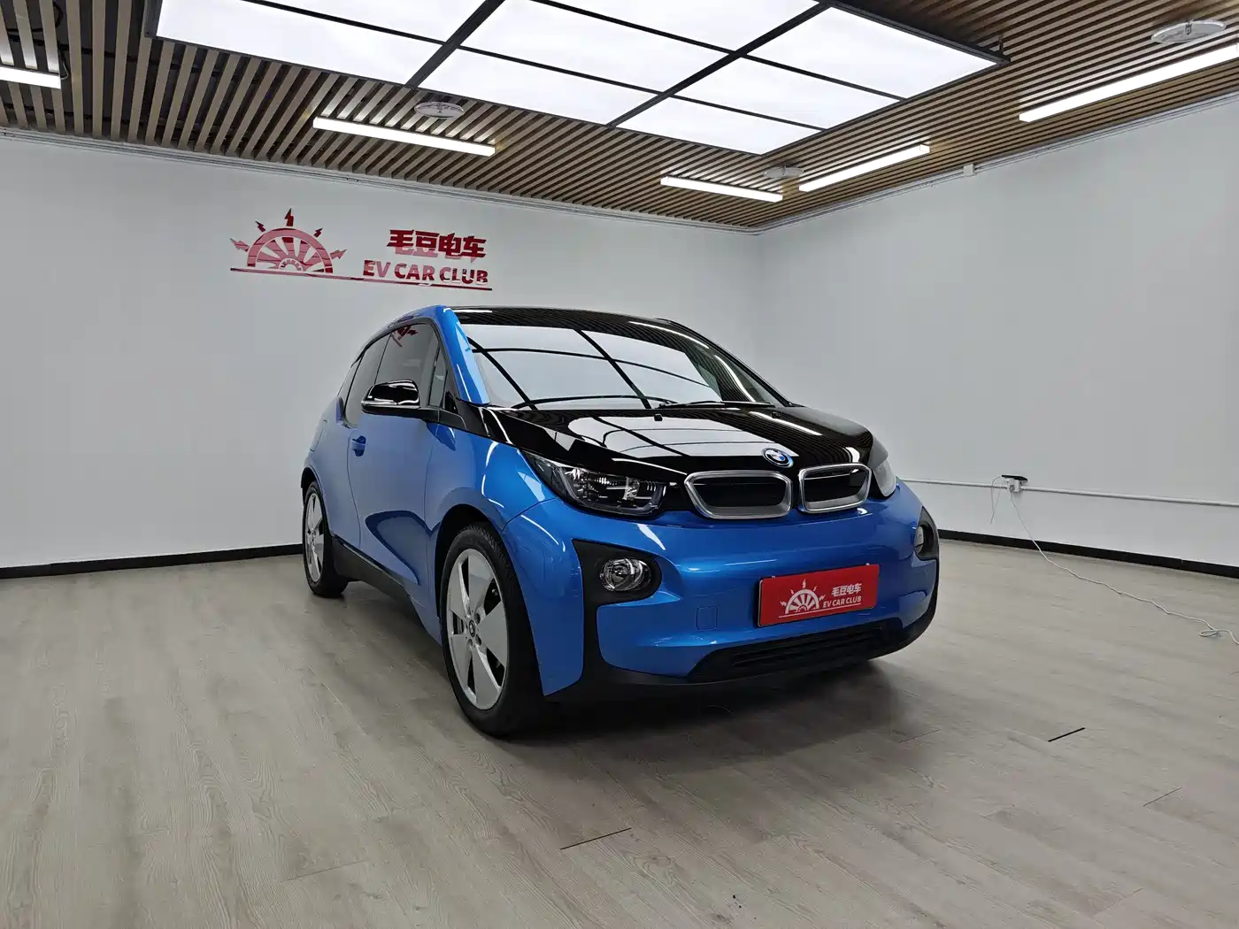 Photo 2 - BMW i3 (Import)