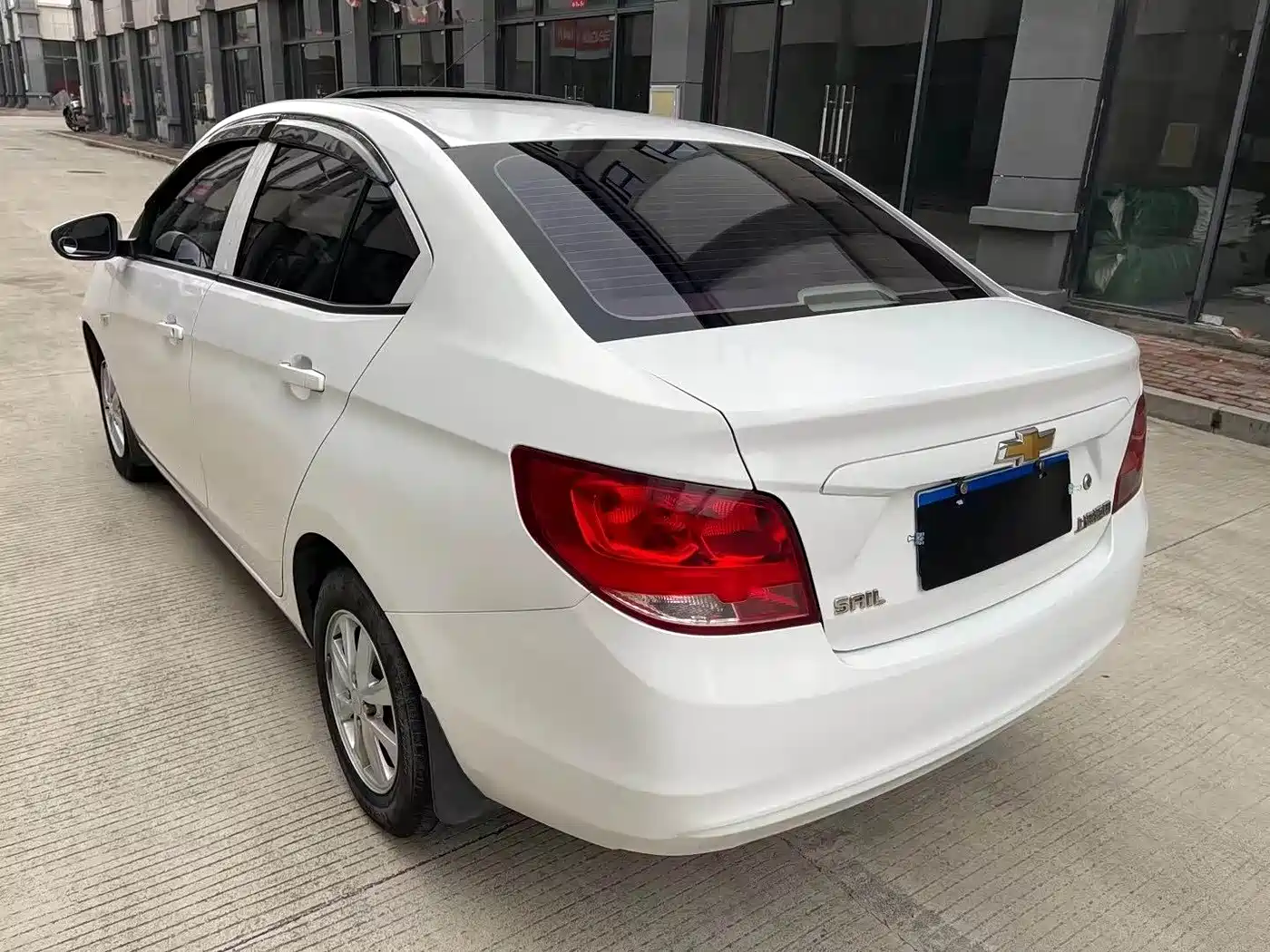 Chevrolet Sail 2015 Sail 3 1.3L Manual Ideal Edition фото 4