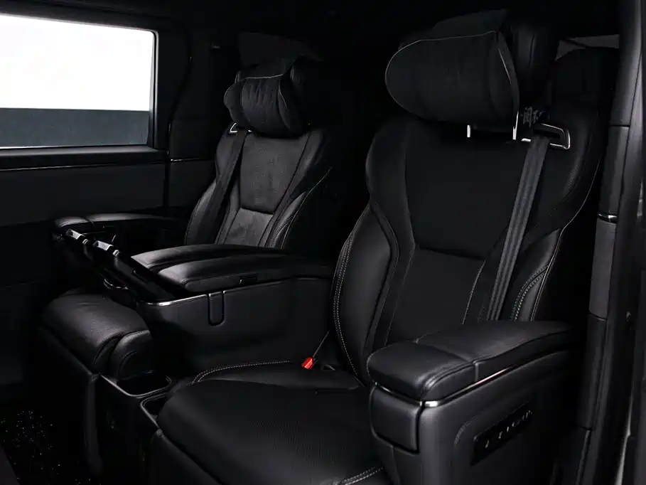 Lexus LM 2023 500h 6-Seater Prestige Edition фото 14