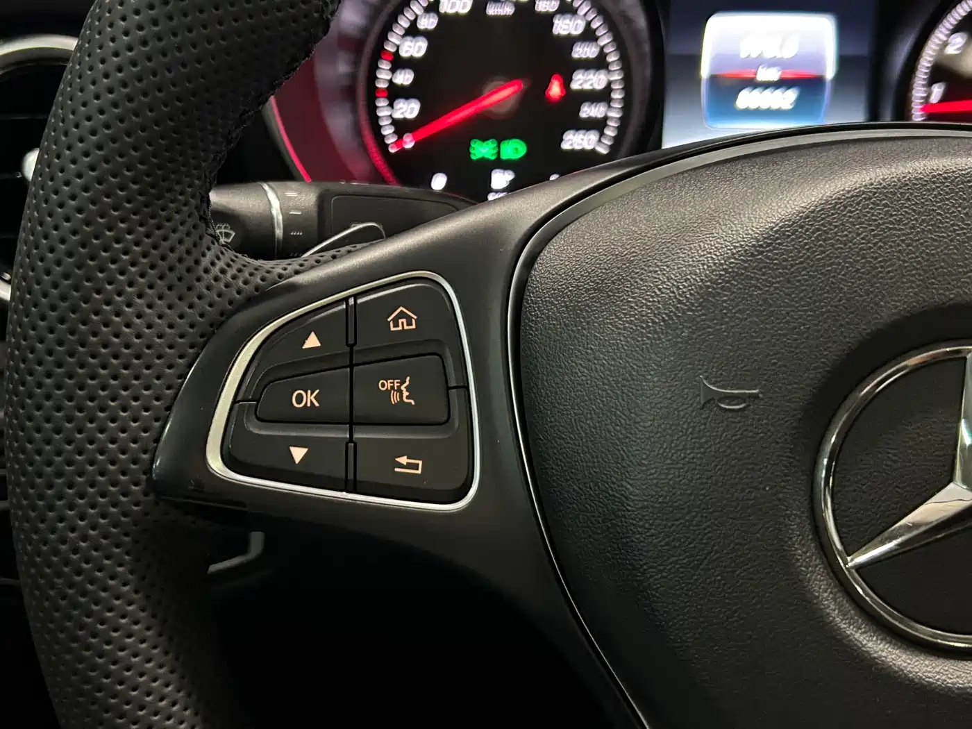 Mercedes-Benz C-Class 2018 C 200 L Sport Achievement Special Edition фото 10