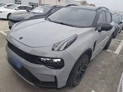 Lynk & Co 01