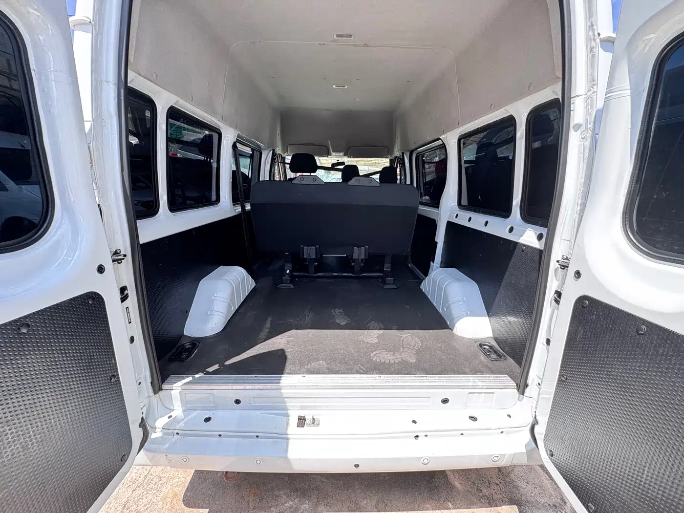 Jiangling JMC Fushun 2023 2023 2.0T Manual Short Wheelbase Medium Roof Commercial Multi-Purpose Vehicle 6-Seater