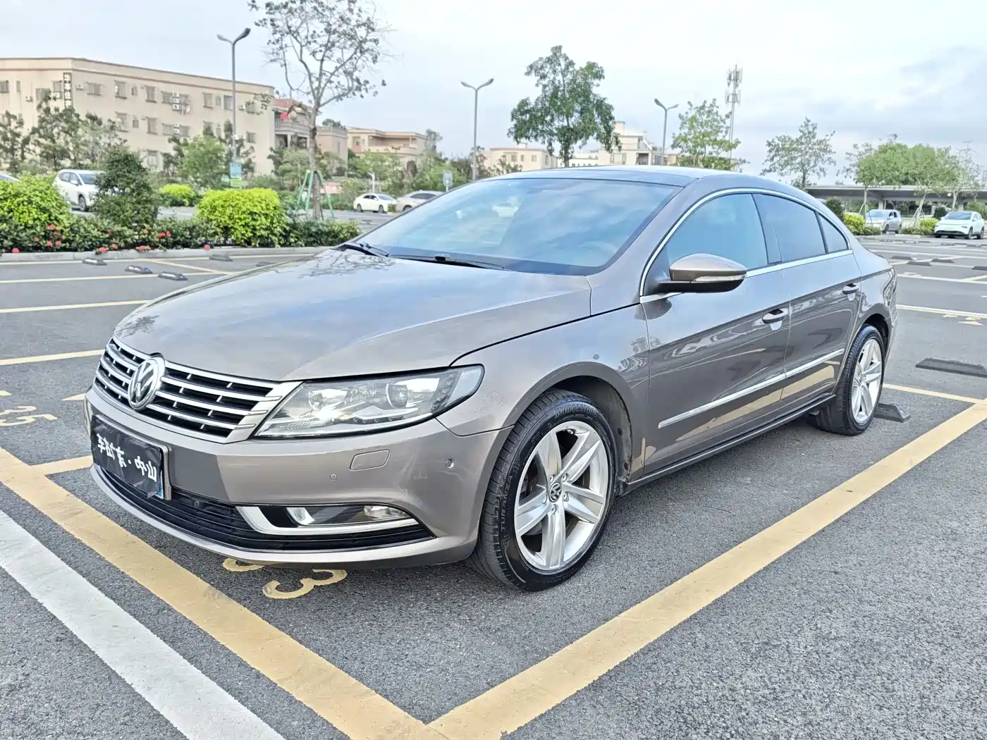 Volkswagen FAW-Volkswagen CC 2015 1.8TSI Luxury