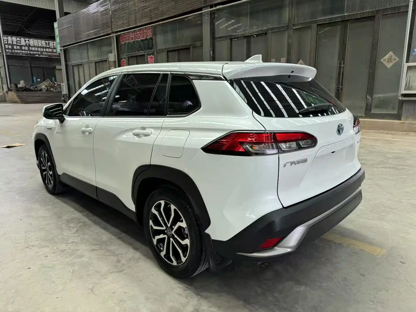 Toyota Frontlander 2023 2.0L Smart Hybrid Dual Engine Luxury Edition фото 4