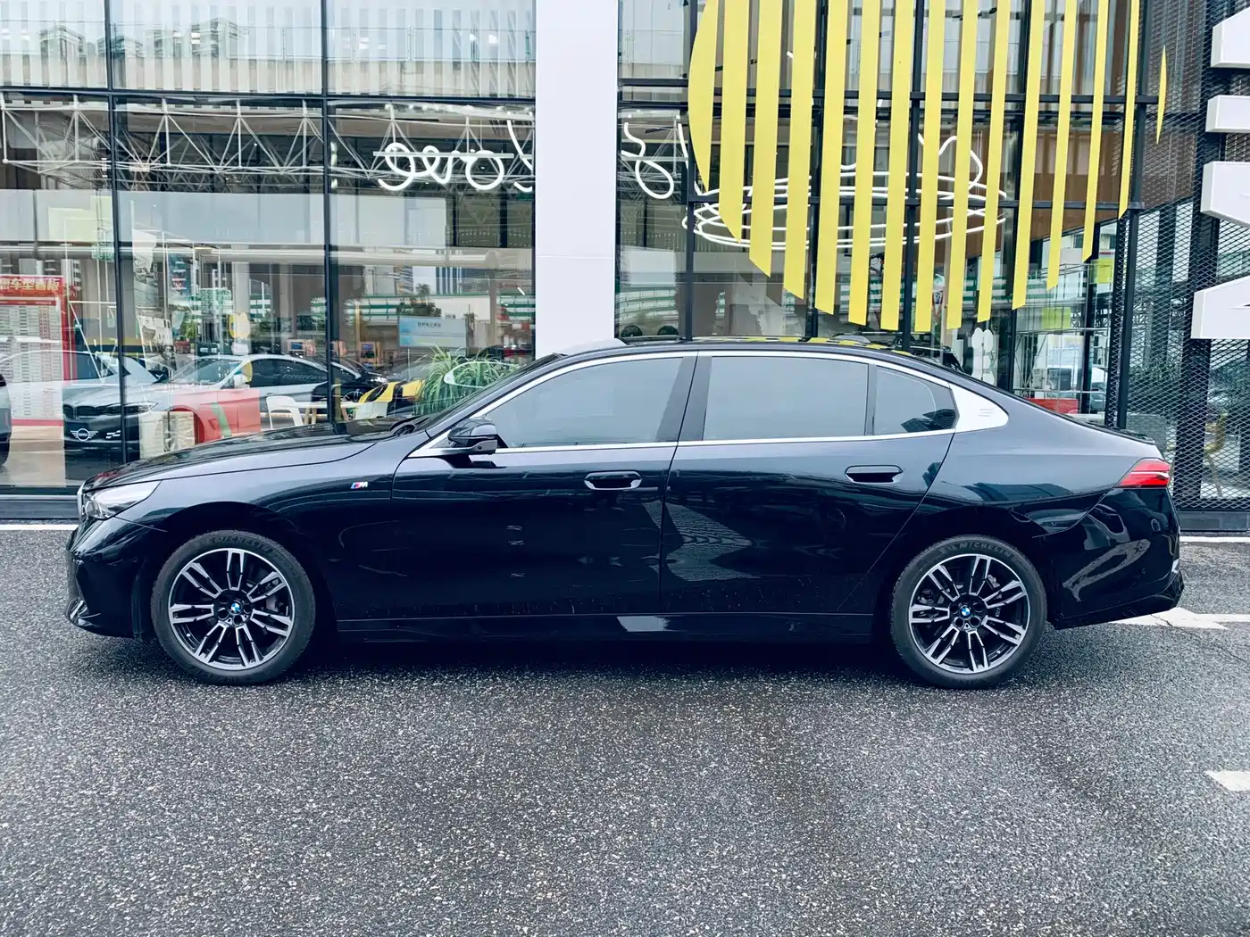 BMW 5-SERIES