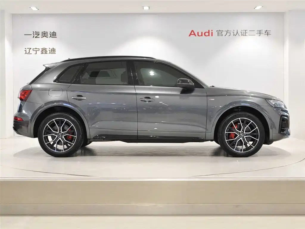 Audi Q5L 2023 40T Luxury Dynamic фото 3