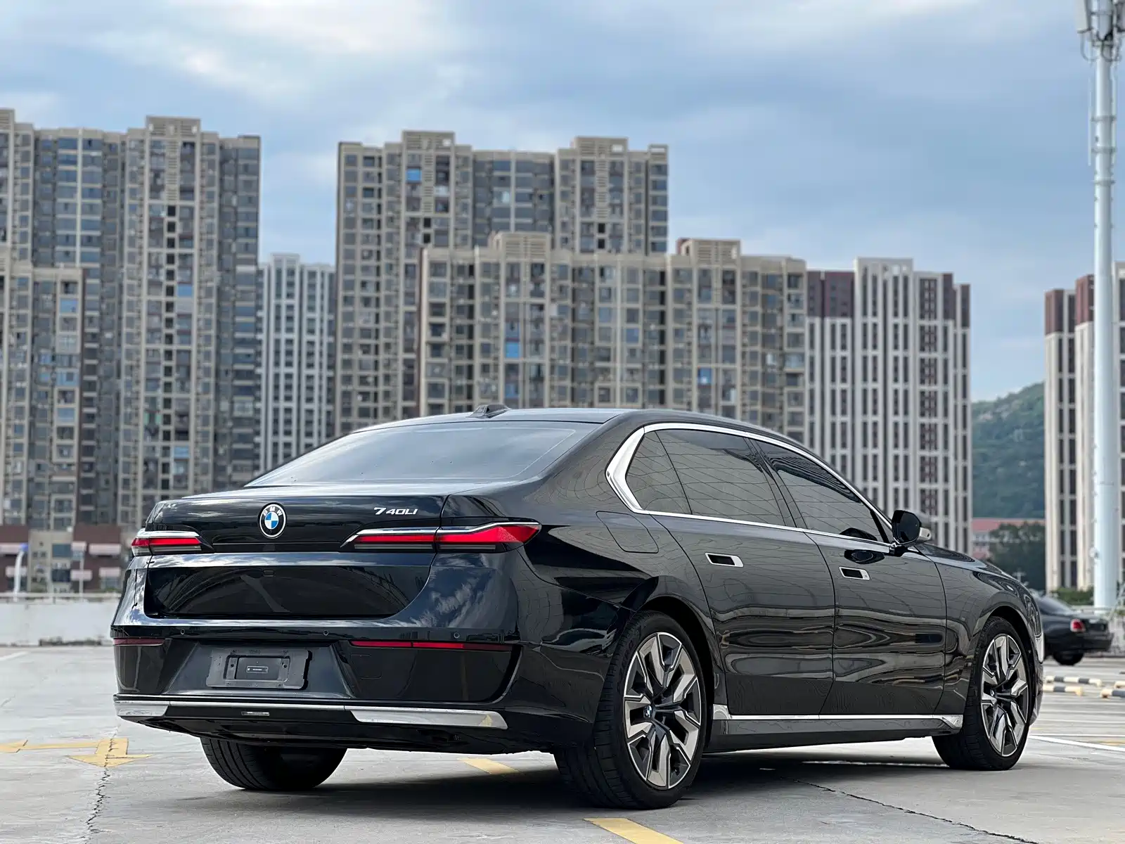 Фото 10 - BMW 7 Series