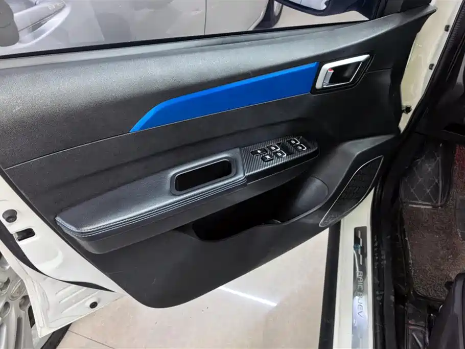 BAIC NEW ENERGY EC3