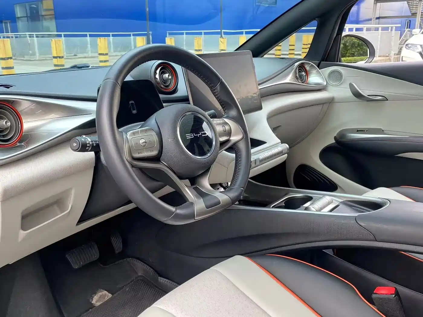 BYD Dolphin 2021 Model 405km Fashion Edition фото 4