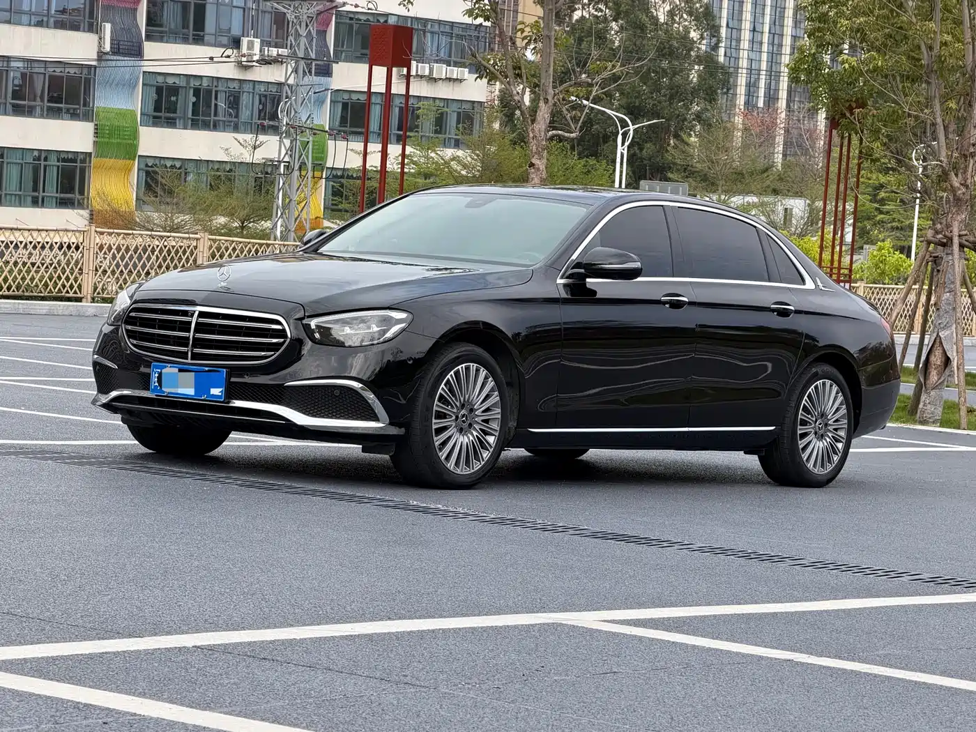 MERCEDES-BENZ E CLASS