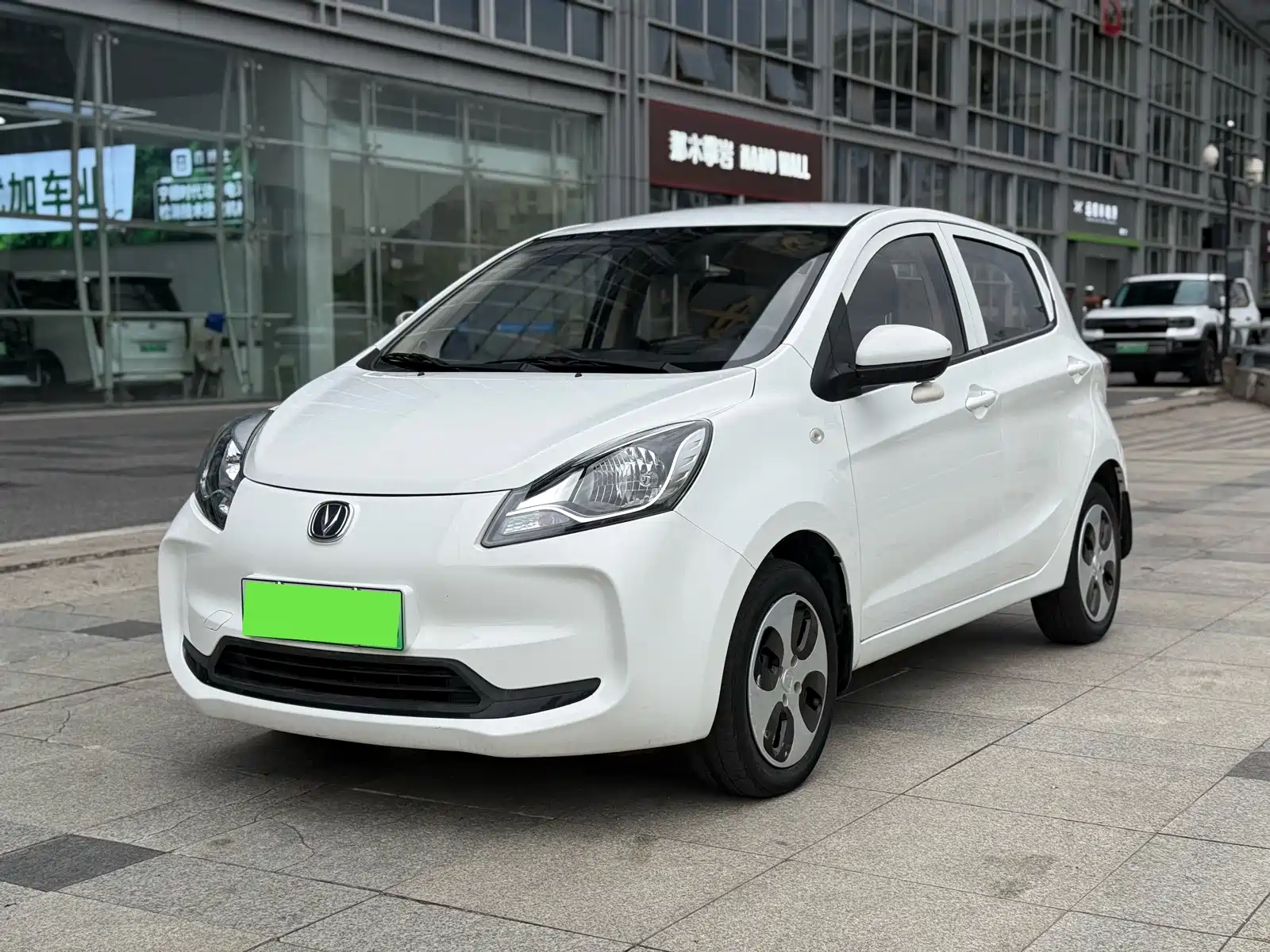 Фото 1 - Changan Benben E-Star