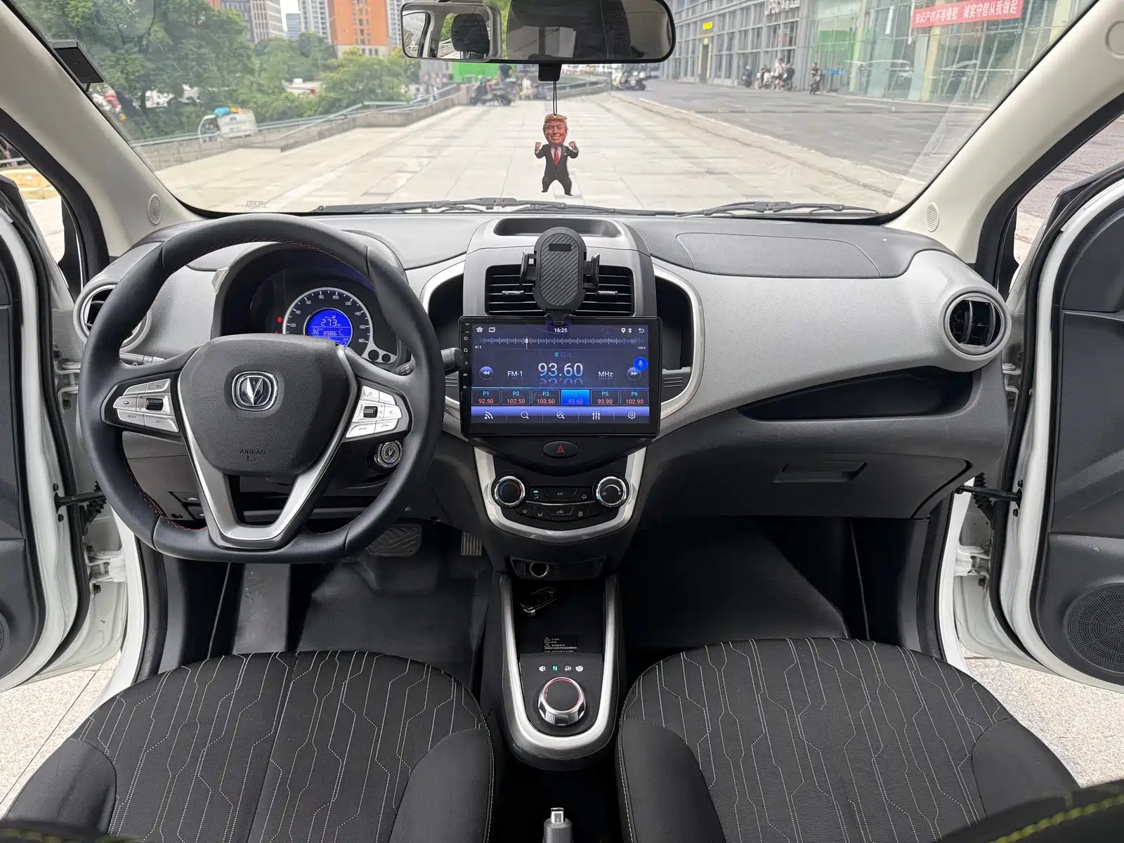 Фото 6 - Changan Benben E-Star