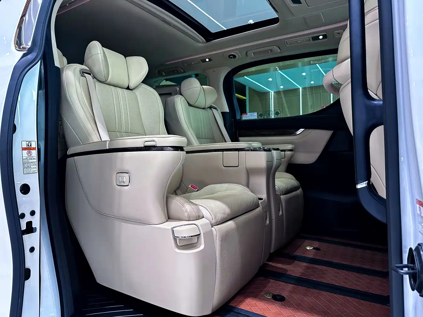 Toyota Vellfire 2021 Crown Hybrid 2.5L HV Premium Edition фото 14