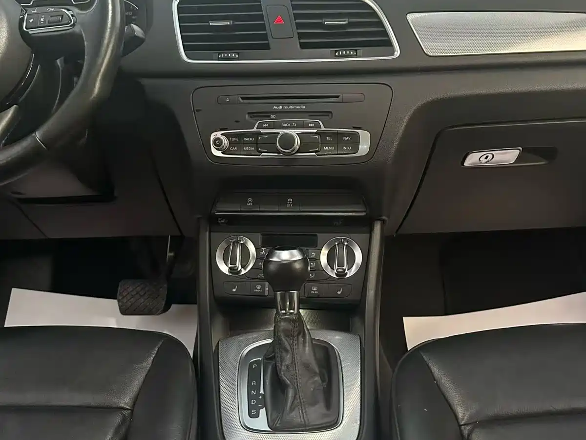 Audi Q3 2013 35 TFSI quattro Comfort фото 8