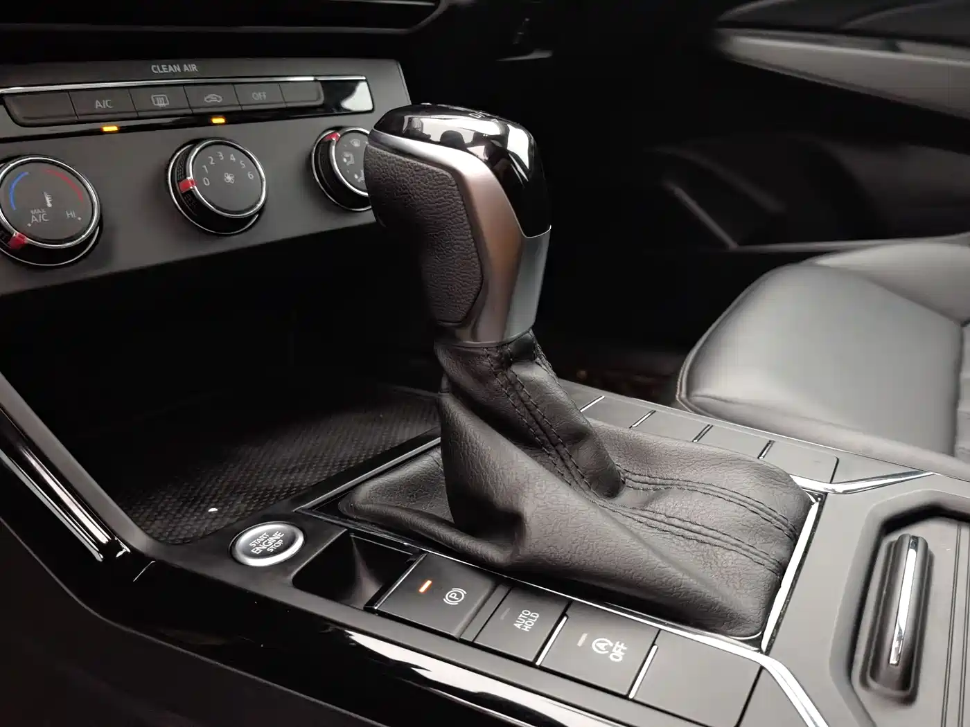 Volkswagen Passat 2021 Model 280TSI Business Edition фото 14