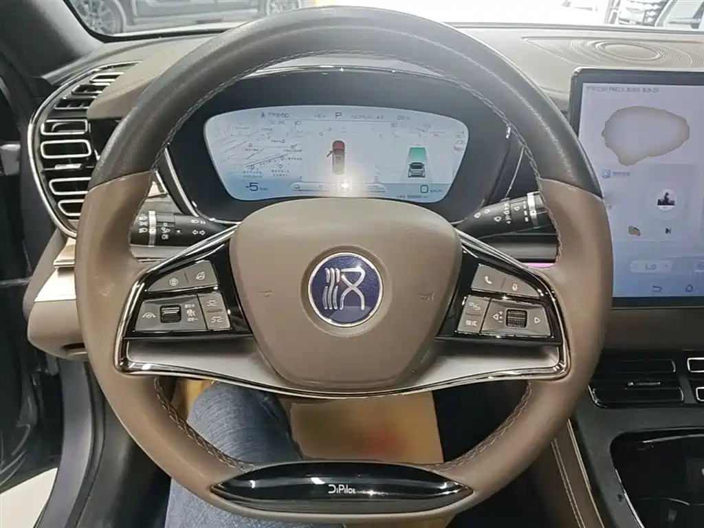 BYD Han 2022 DM-i 121KM Premium фото 11