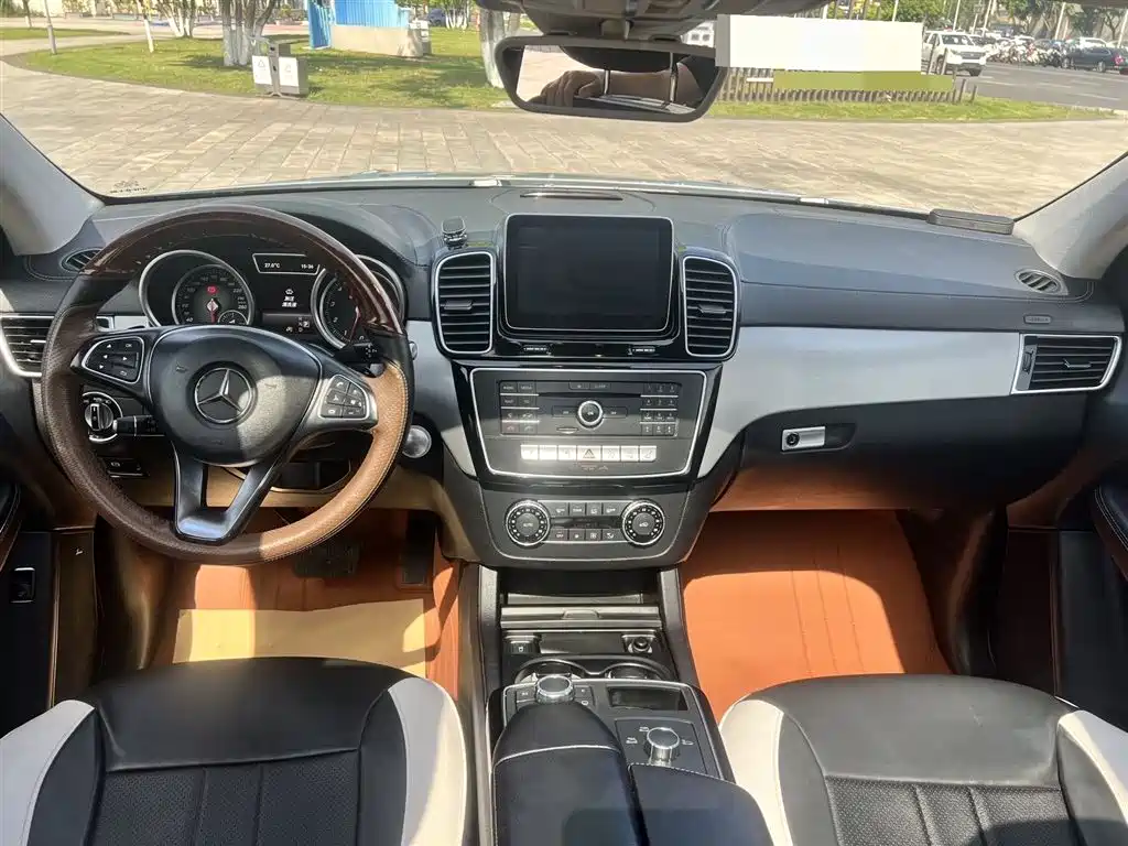 Mercedes-Benz GLE Coupe 2015 GLE 320 4MATIC Coupe SUV фото 5