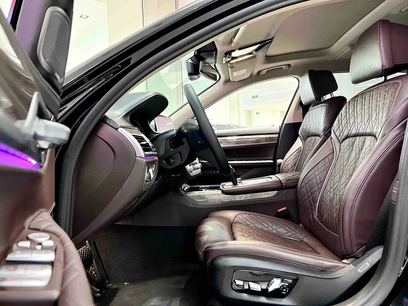 BMW 7 Series 2019 740Li Leading Luxury Package фото 7