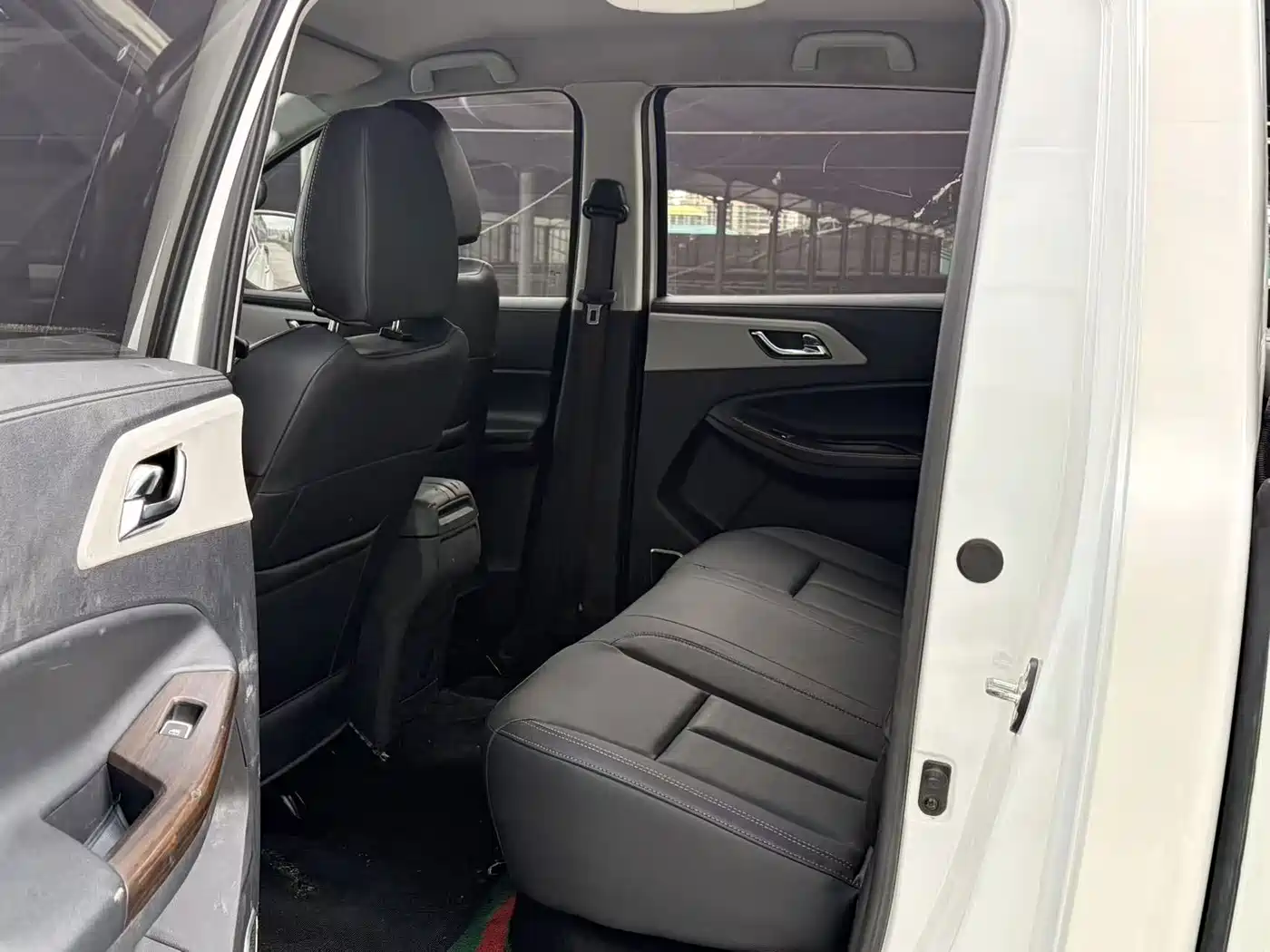 Jiangling Yuhu 7 2022 2022 2.0T Automatic Gasoline 4WD Comfort Standard Wheelbase JX4G20A6L