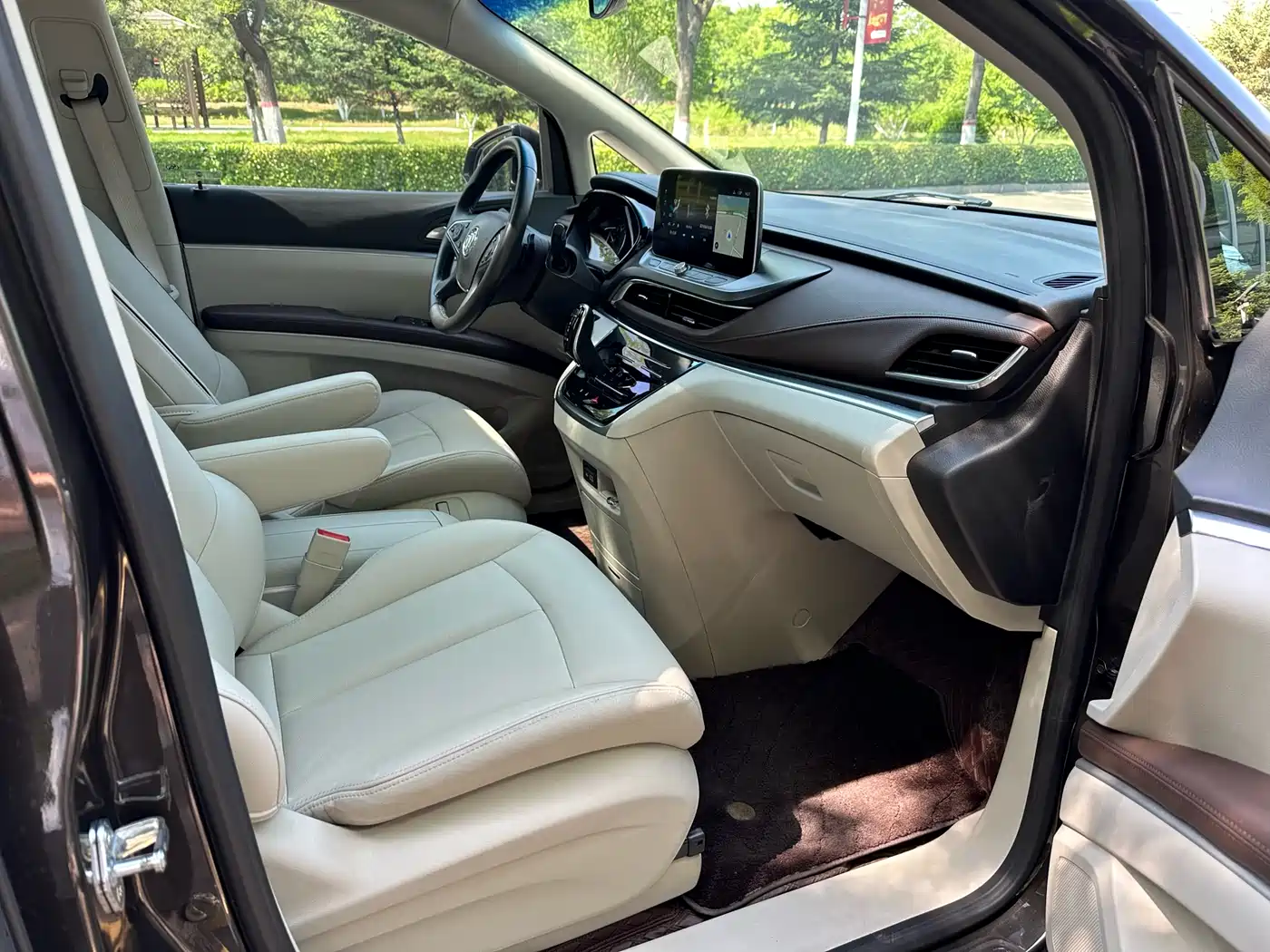 Buick GL8 2021 Land Business Class 652T Luxury фото 18
