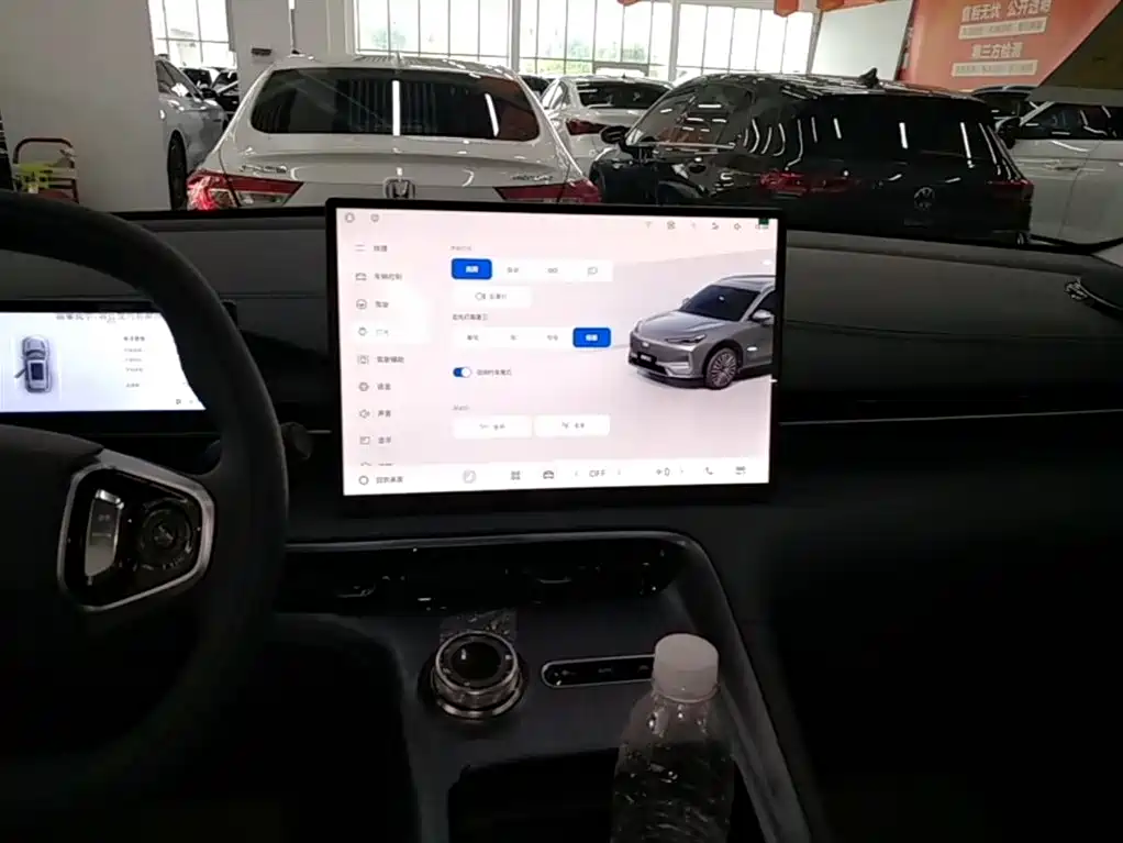 Geely Galaxy Galaxy E5 2026 530km Voyager Edition фото 13