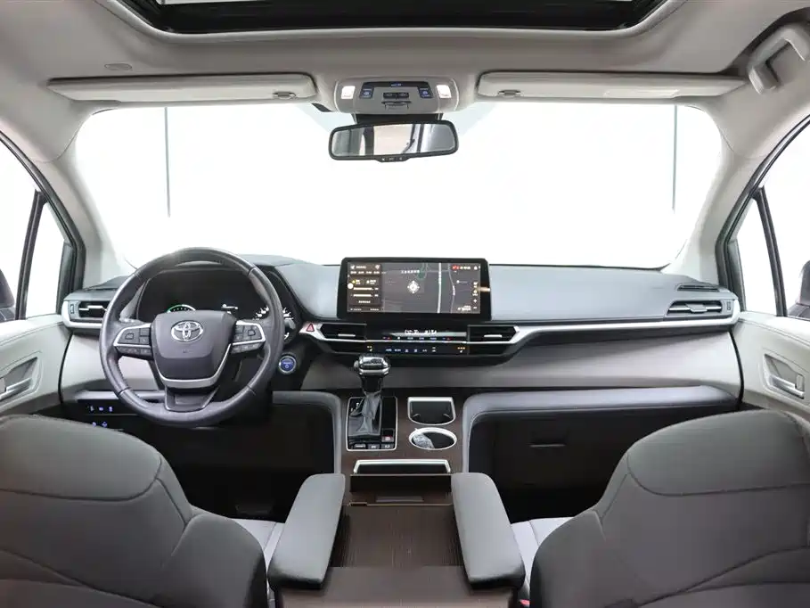 Toyota Sienna 2021 2.5L Hybrid Luxury Edition фото 23