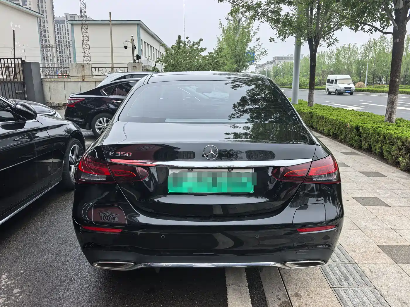 Mercedes-Benz E-Class New Energy 2022 Facelift II E 350 e L Plug-in Hybrid Sports Sedan фото 5