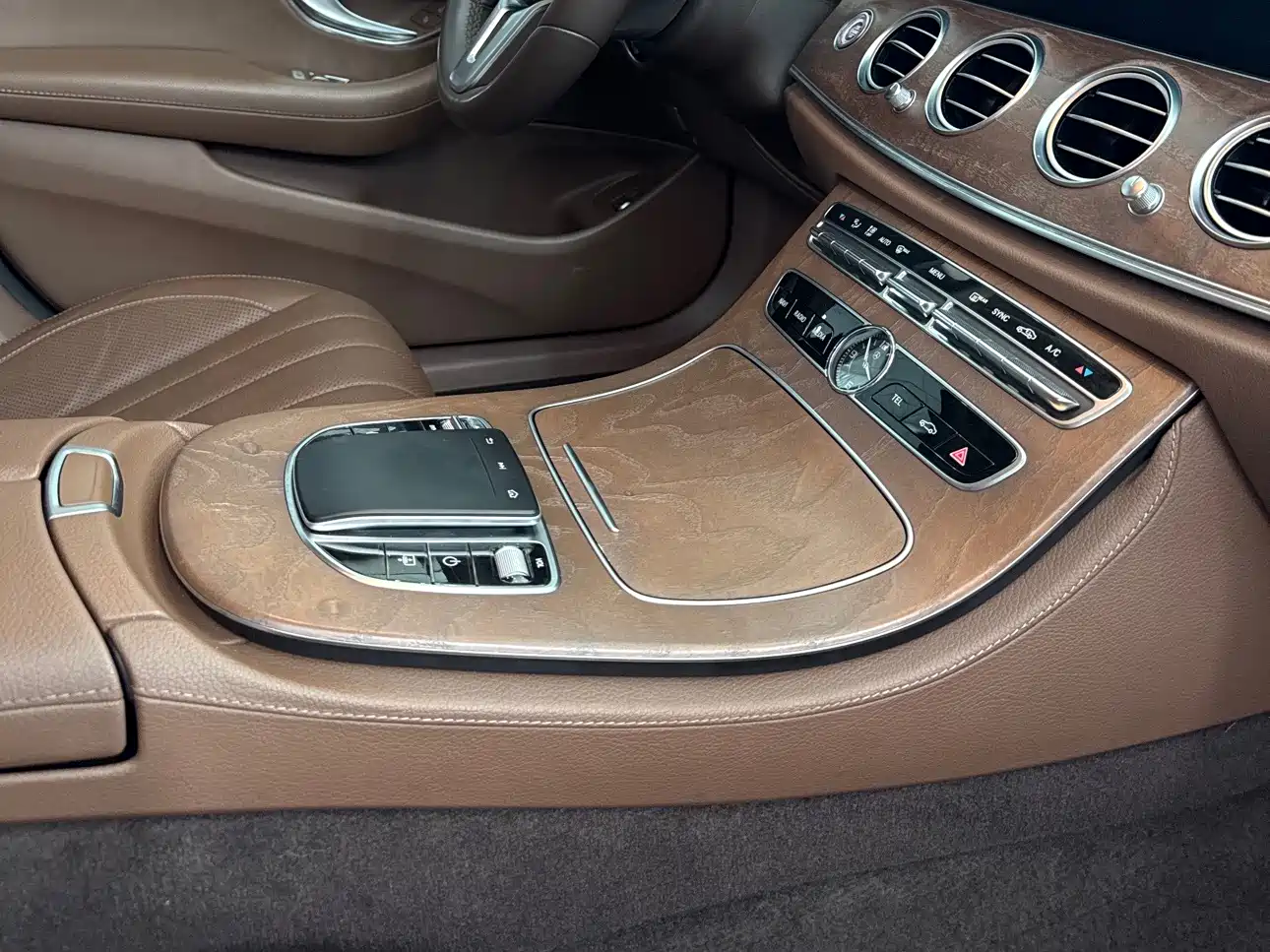 Mercedes-Benz E-Class 2020 Facelift E 300 L Exclusive фото 14