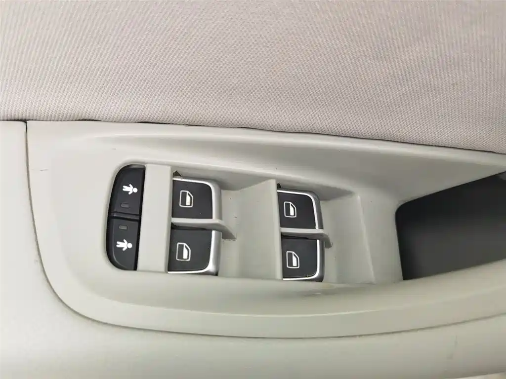 Audi A6L 2012 TFSI Standard фото 9