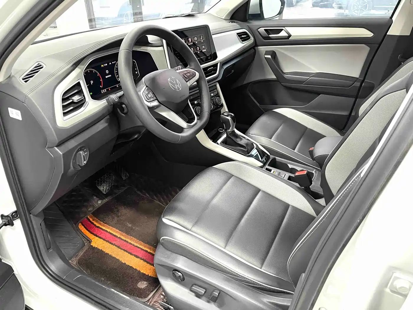 VOLKSWAGEN T ROC EXPLORING SONGS