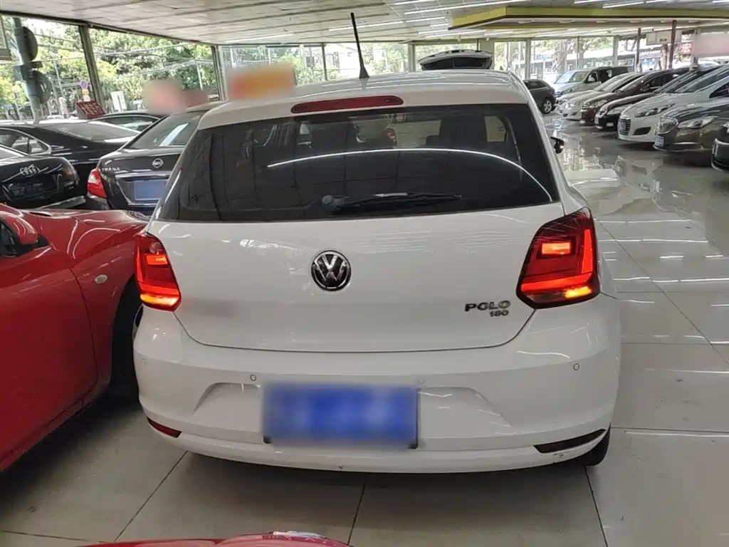 Volkswagen Polo 2016 1.6L Automatic Comfort фото 6