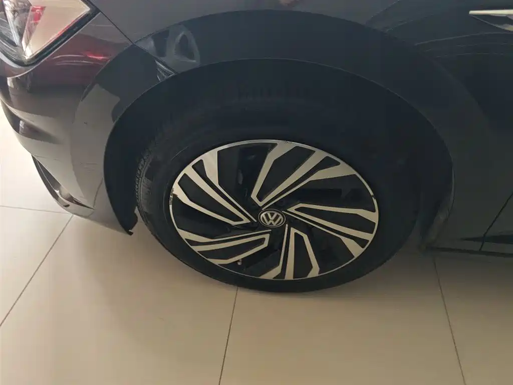 Volkswagen Sagitar 2021 200TSI DSG Surpassing Edition фото 23