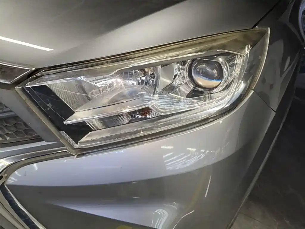 Landwind X2 2017 2017 1.6L Auto Platinum Edition