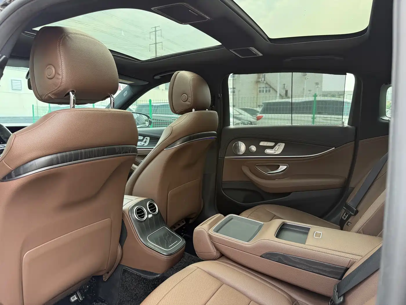 Mercedes-Benz E-Class 2021 E 300 L Sport Fashion фото 15