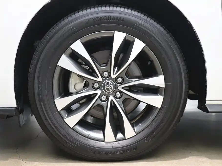 Toyota Granvia 2023 2.5L Hybrid Luxury Edition фото 27