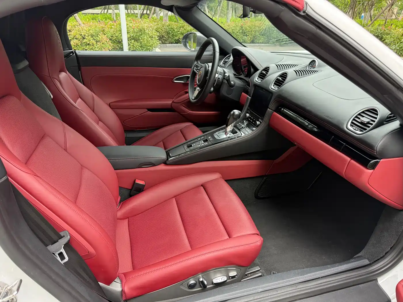 Porsche 718 2019 Boxster T 2.0T фото 10