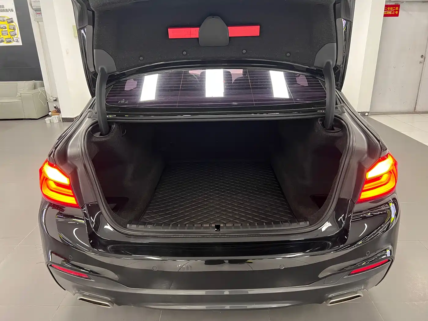 BMW 5 Series 2020 525Li M Sport Package фото 14