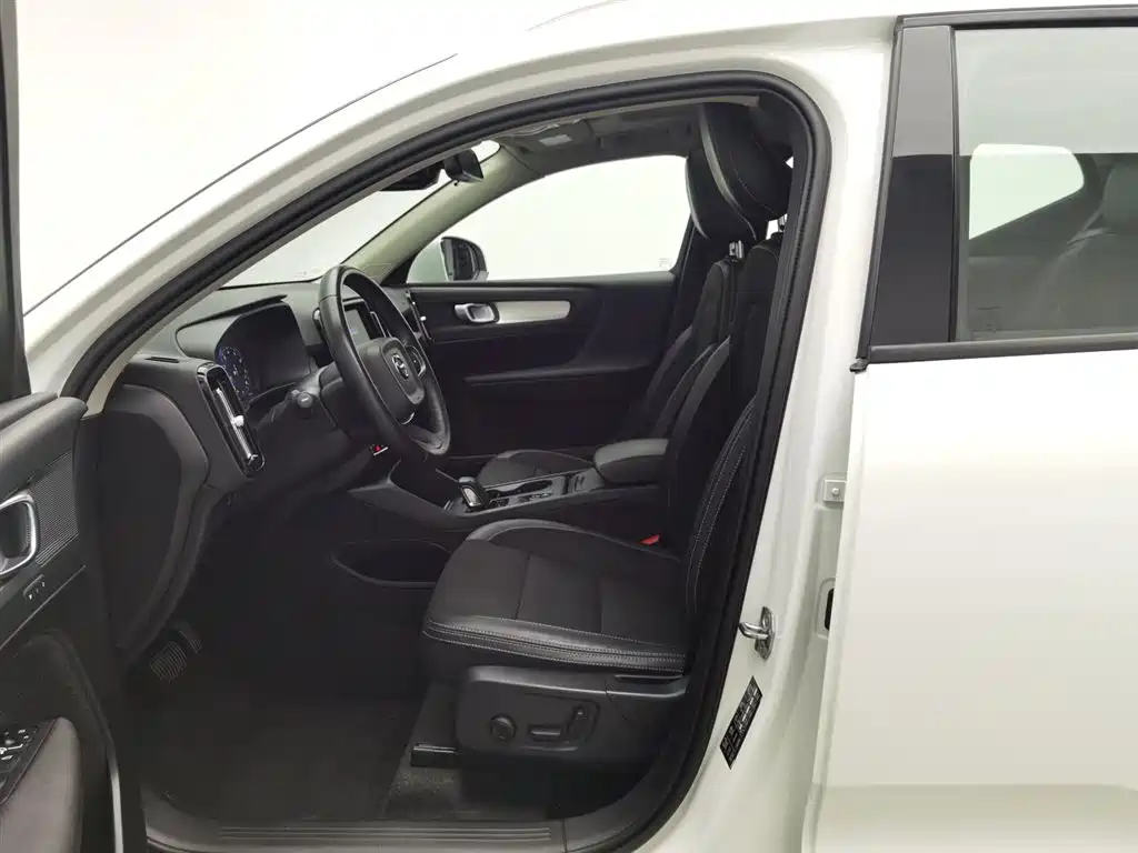 Volvo XC40 2020 T3 Smart Fashion Edition фото 10