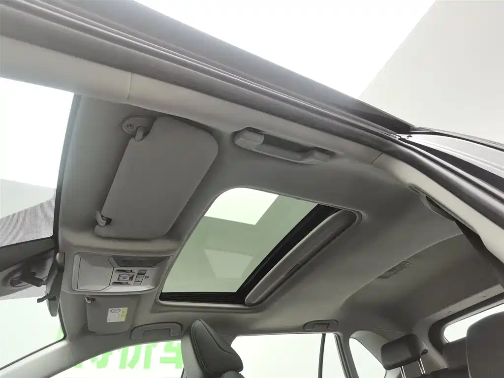 Toyota Wildlander 2022 2.0L CVT FWD Luxury Edition фото 14