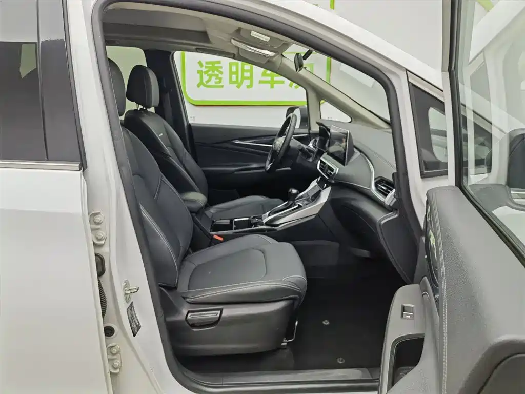 SAIC Maxus Maxus G50 2019 1.5T Debut Automatic Luxury Edition 7-seater фото 23