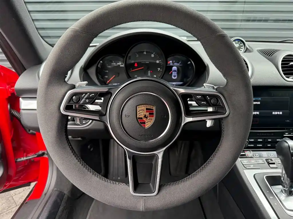 Porsche 718 2018 Cayman 2.0T фото 9