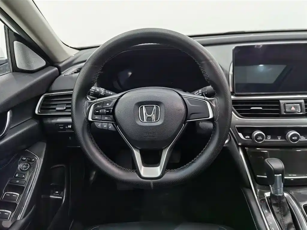 Honda Accord 2022 260TURBO Luxury Edition фото 11
