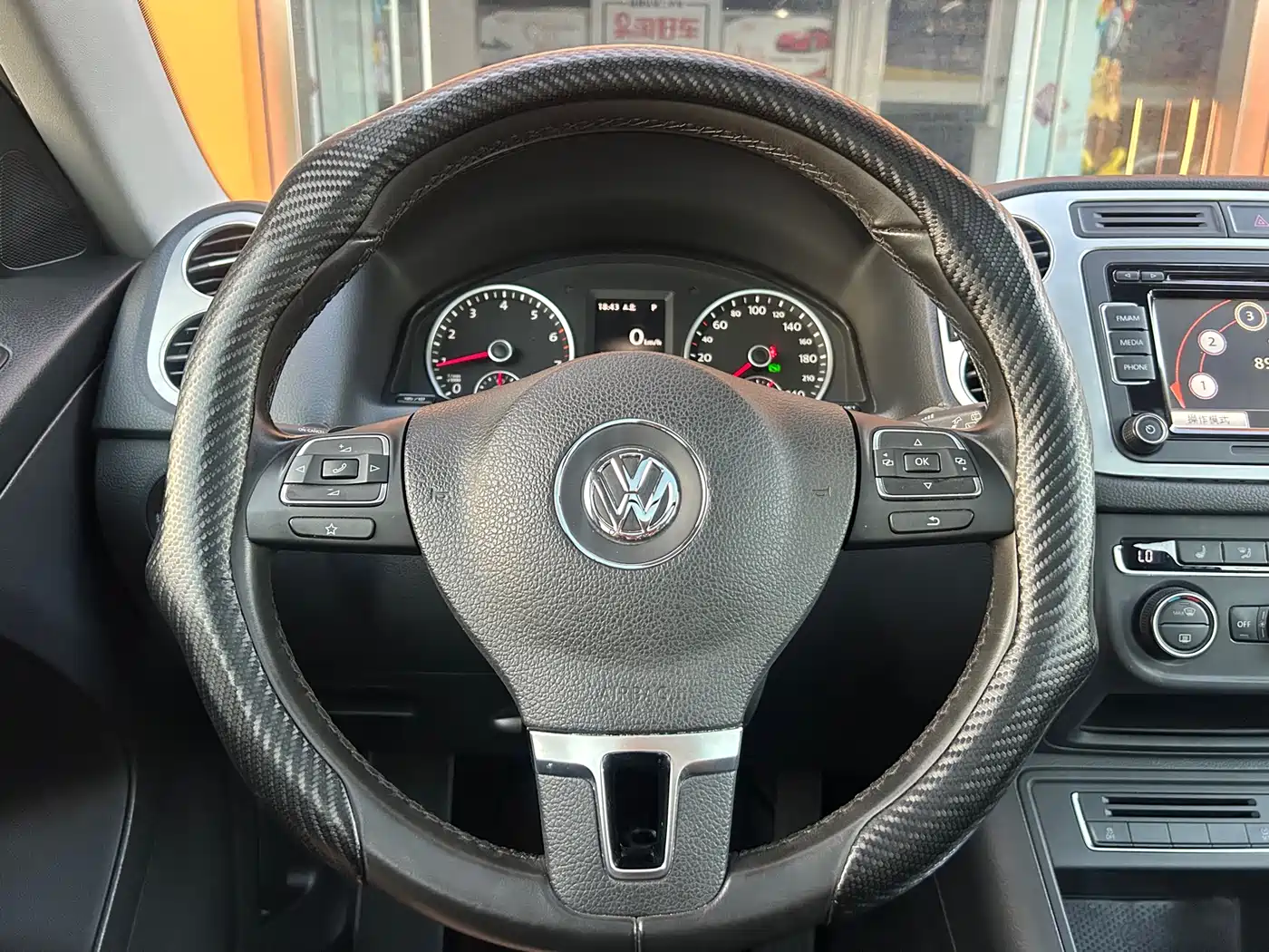 Volkswagen Tiguan 2015 1.8TSI Automatic 4WD Highline фото 21