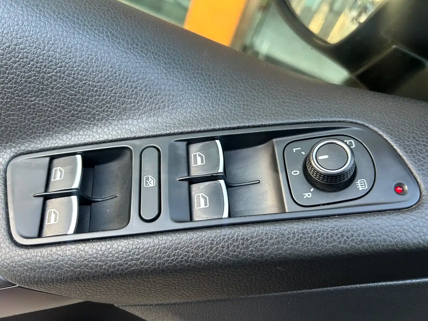 Volkswagen Tiguan 2015 1.8TSI Automatic 4WD Highline фото 29