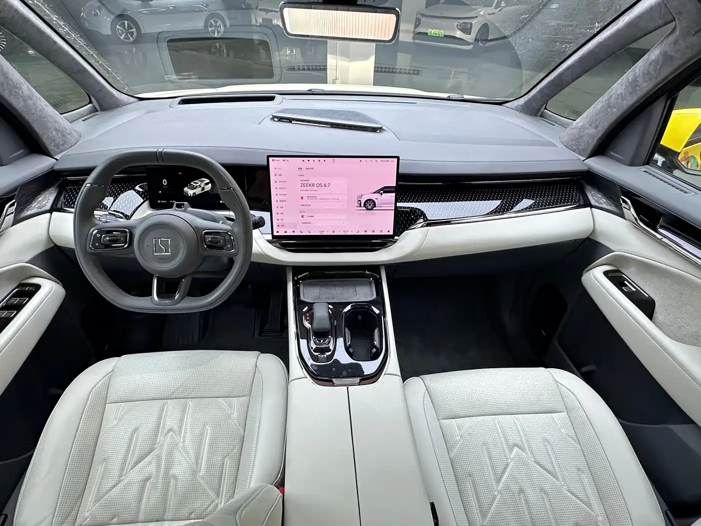 Zeekr 009 2024 6-seat Executive AWD 108kWh фото 6